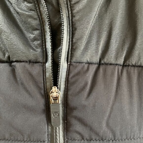 Lululemon Black Lightweight Vest PTP = 17" - Picture 3 of 9